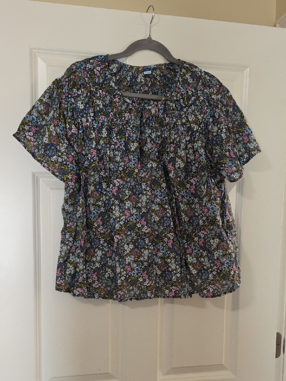 Old Navy Floral Short-Sleeve Peasant Blouse with Pink & Blue Accents